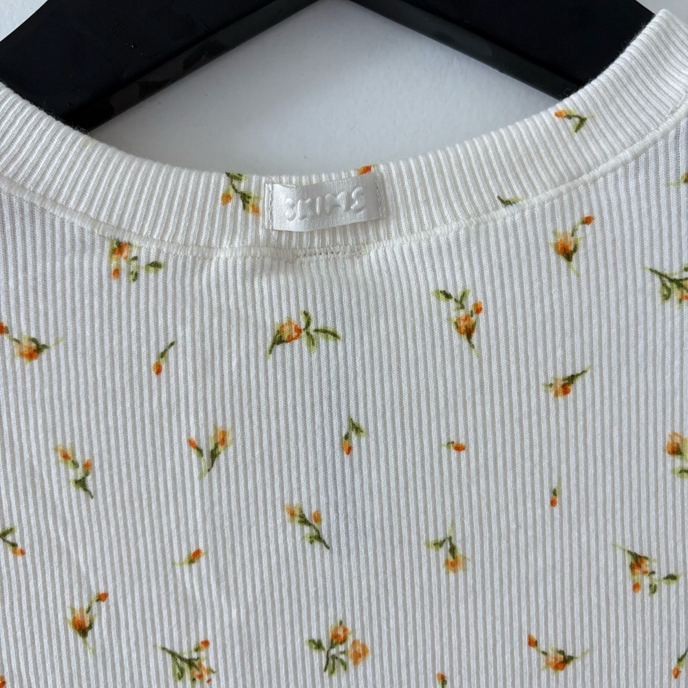 SKIMS Cropped Cotton rib T shirt - Picture 4 of 4